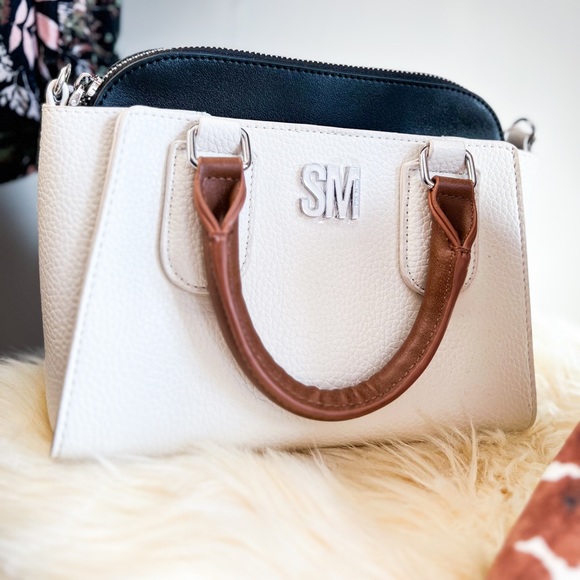 Steve Madden Handbags - NWT Steve Madden Hand Bag